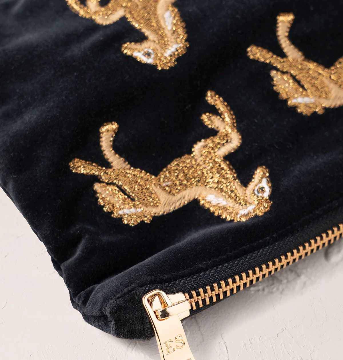 Everyday Pouch Wild Horse Velvet Charcoal